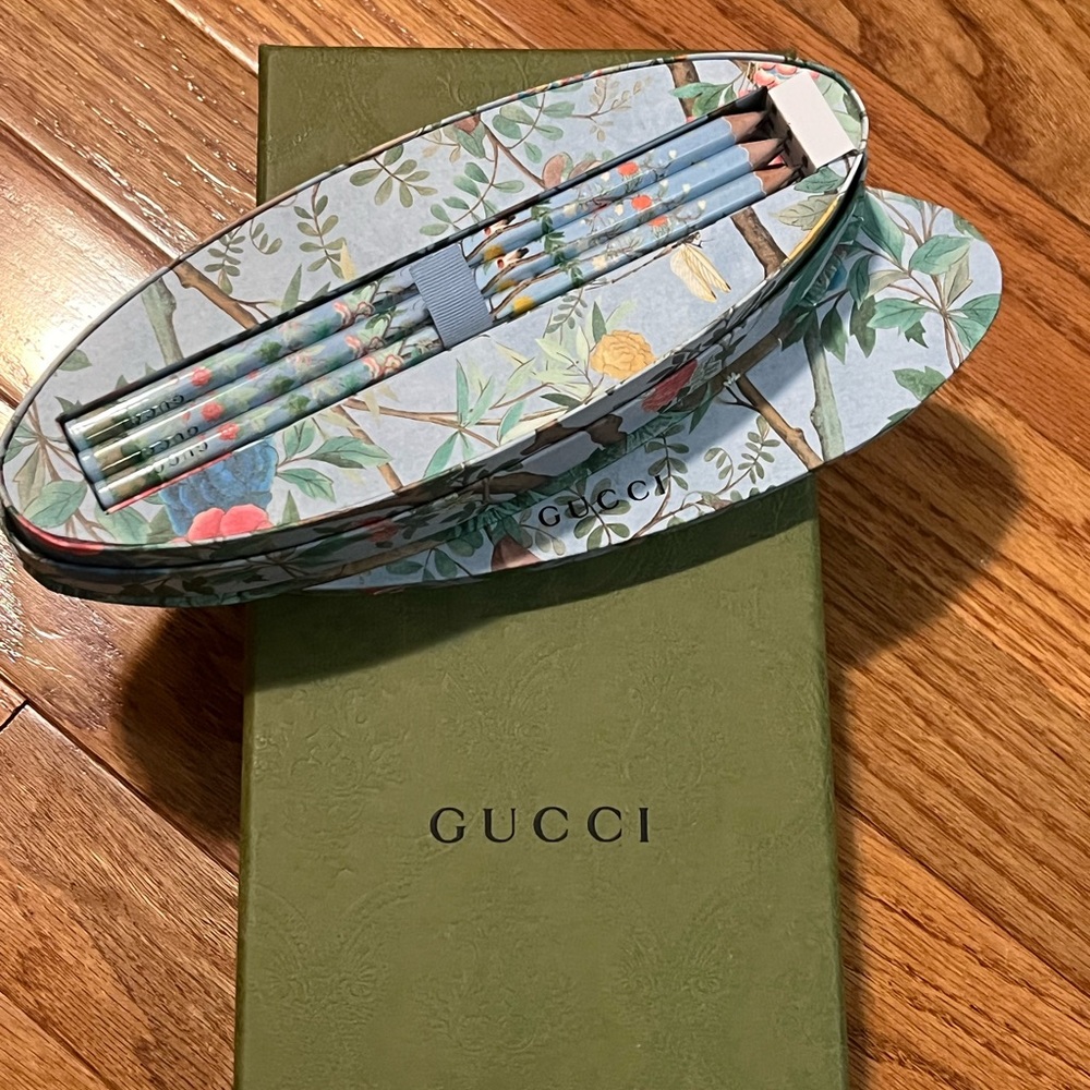 Gucci pencil stationary set rare new